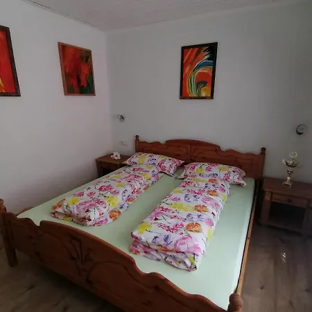 Ferienwohnung-Hain * Birnbaum